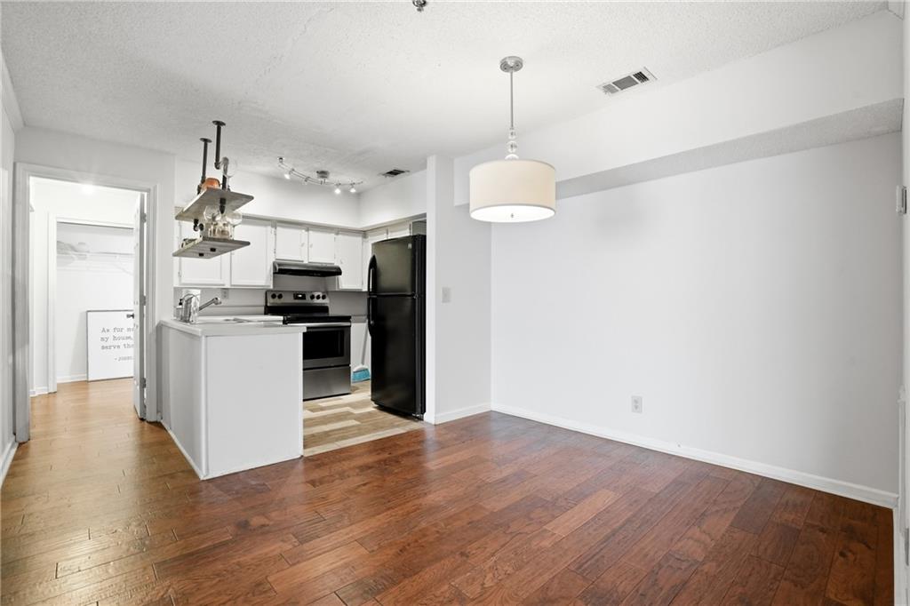 561 Cobblestone Trail