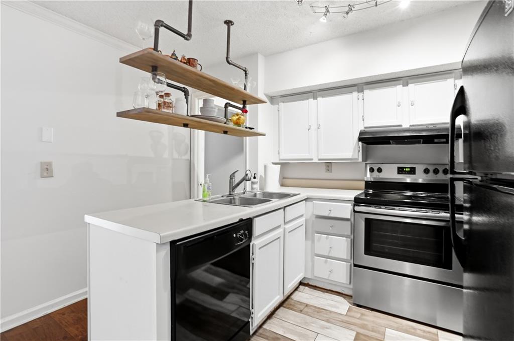 561 Cobblestone Trail