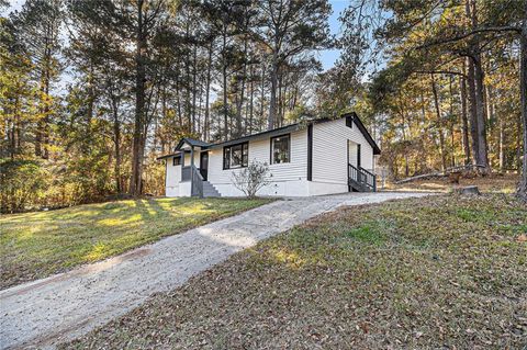 Homes For Sale - 2488 Hi Roc Circle<br/> Conyers, GA 30012