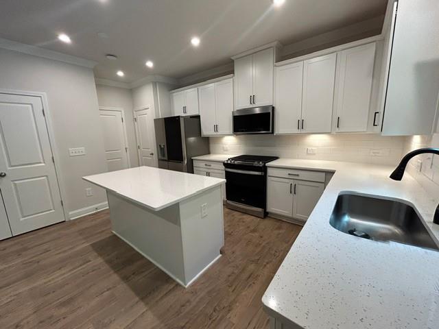 63 Brookstone Park E