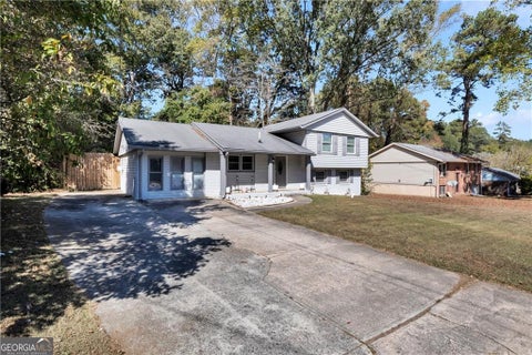 Homes For Sale - 6575 Hidden Brook Trail<br/> Atlanta, GA 30349