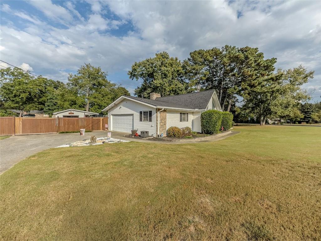 2256 WINDSOR Drive