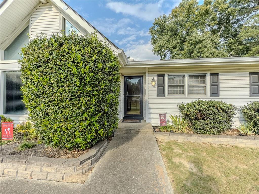 2256 WINDSOR Drive