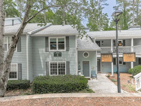 Condo For Sale - 3960 Riverlook Parkway #102<br/> Cobb County, Marietta, GA 30067