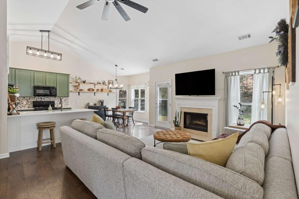 253 Alexandria Way