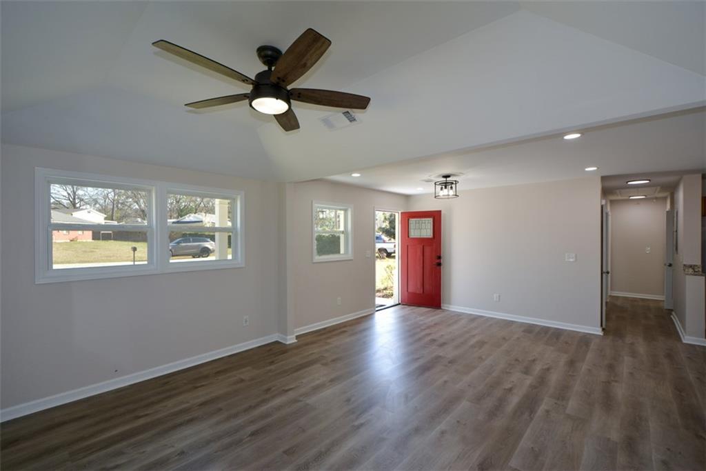 5291 Lyndale Circle, Forest Park, Georgia image 7