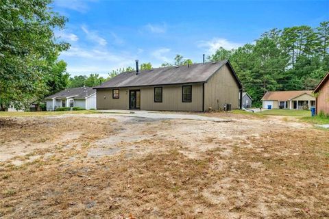 A home in Fairburn