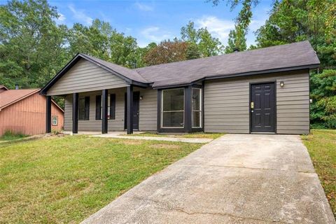 A home in Fairburn