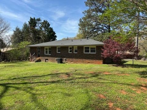 Homes For Sale - 618 Valley Road<br/> Cedartown, GA 30125