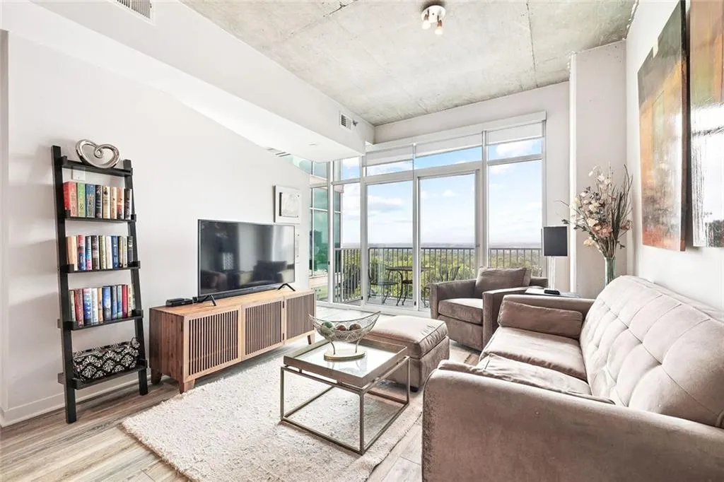 Atlanta, Georgia 30305, United States, 1 Bedroom Bedrooms, ,1 BathroomBathrooms,Residential,Active,186670