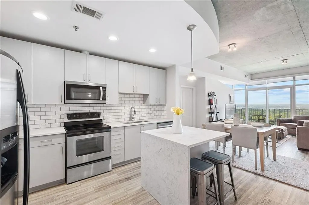 Atlanta, Georgia 30305, United States, 1 Bedroom Bedrooms, ,1 BathroomBathrooms,Residential,Active,186670