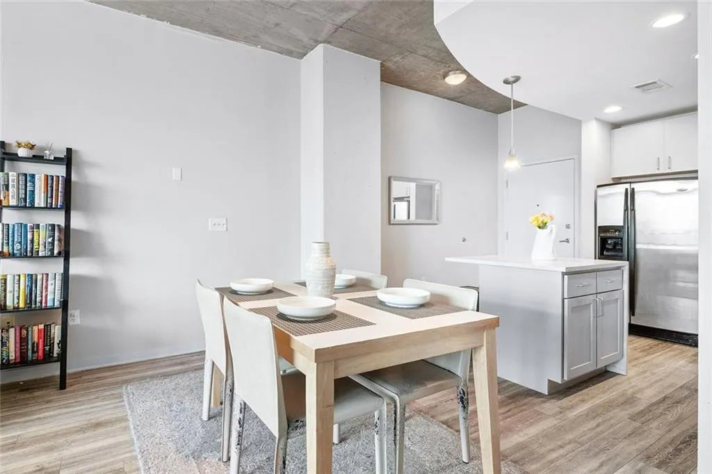 Atlanta, Georgia 30305, United States, 1 Bedroom Bedrooms, ,1 BathroomBathrooms,Residential,Active,186670