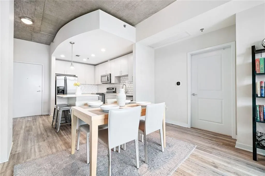 Atlanta, Georgia 30305, United States, 1 Bedroom Bedrooms, ,1 BathroomBathrooms,Residential,Active,186670