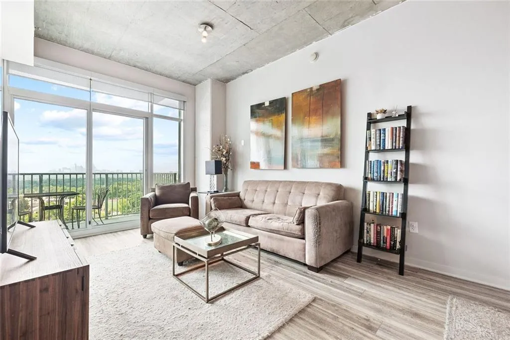 Atlanta, Georgia 30305, United States, 1 Bedroom Bedrooms, ,1 BathroomBathrooms,Residential,Active,186670