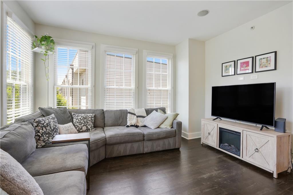 1300 Dekalb Avenue NE 731