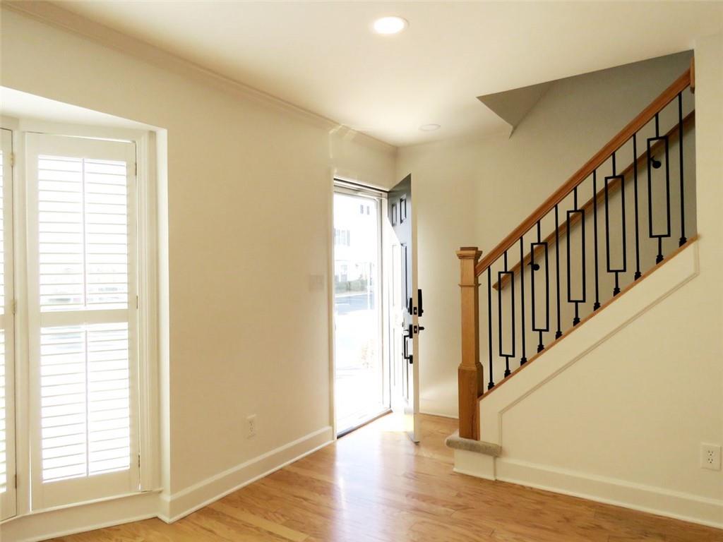 136 PEACHTREE MEMORIAL Drive NW NJ2