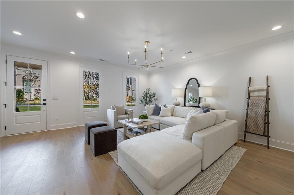 635 Mayfair Court 16