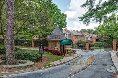 23116 Plantation Drive NE