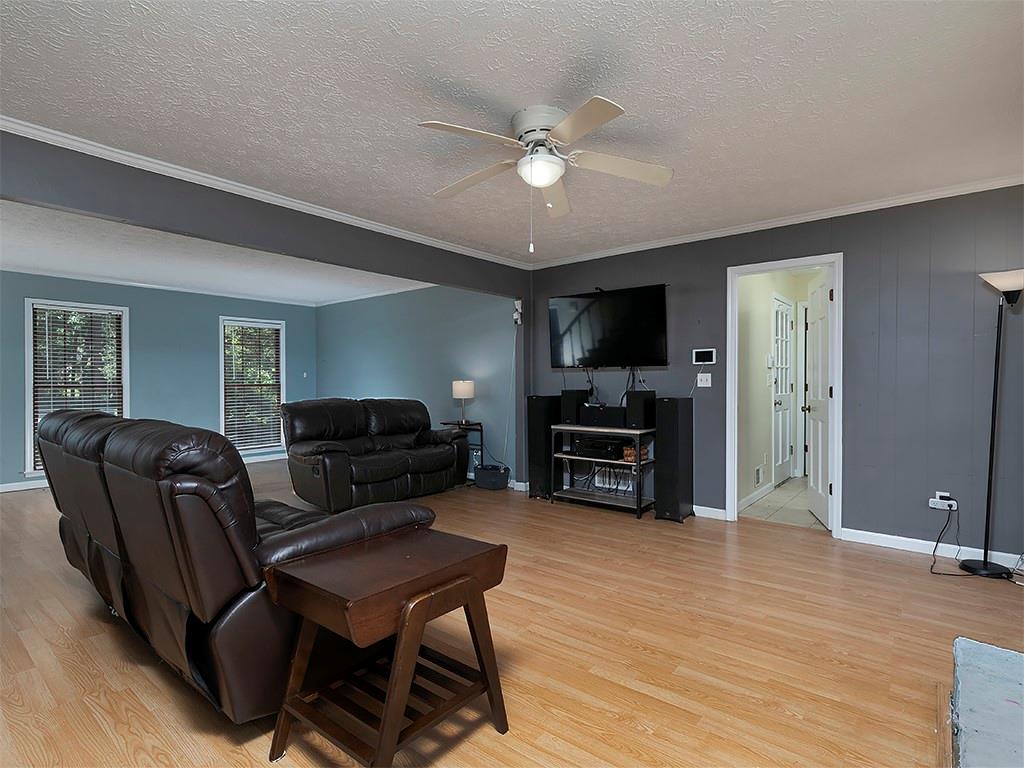 21 Queen Anne Drive SE