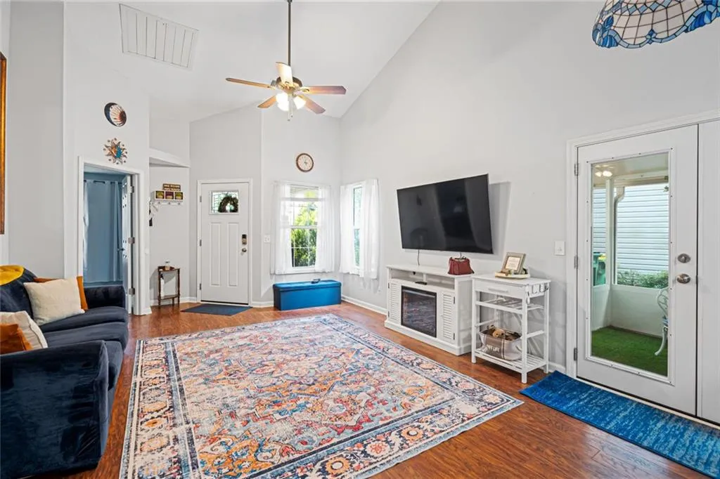 Woodstock, Georgia 30188, United States, 2 Bedrooms Bedrooms, ,2 BathroomsBathrooms,Residential,Active,160760