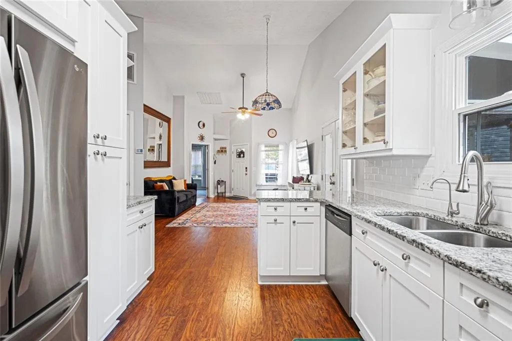 Woodstock, Georgia 30188, United States, 2 Bedrooms Bedrooms, ,2 BathroomsBathrooms,Residential,Active,160760