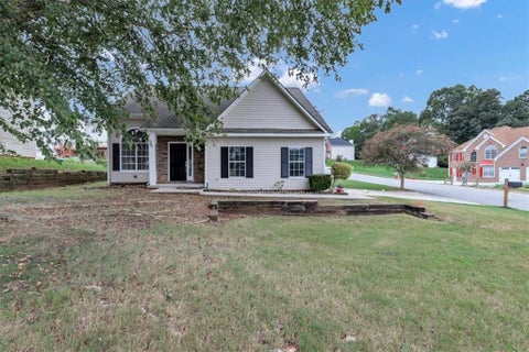Homes For Sale - 110 Carriage Lake Drive<br/> Stockbridge, GA 30281