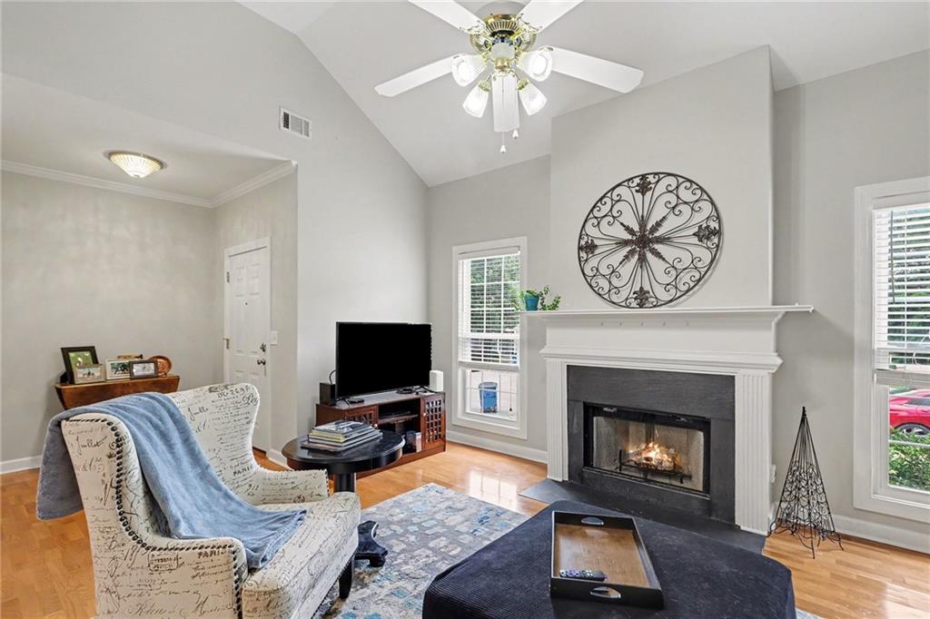 215 Pickets Row