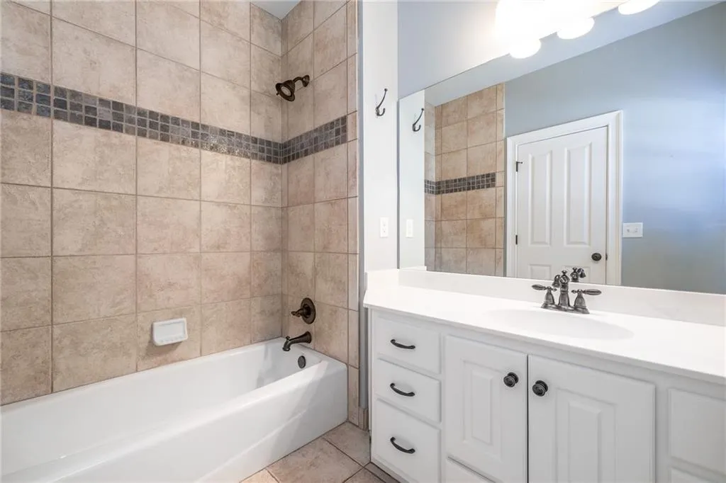 Cumming, Georgia 30041, United States, 7 Bedrooms Bedrooms, ,7 BathroomsBathrooms,Residential,Pending,32910