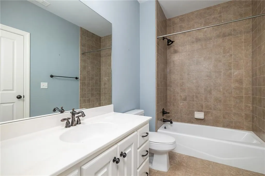 Cumming, Georgia 30041, United States, 7 Bedrooms Bedrooms, ,7 BathroomsBathrooms,Residential,Pending,32910