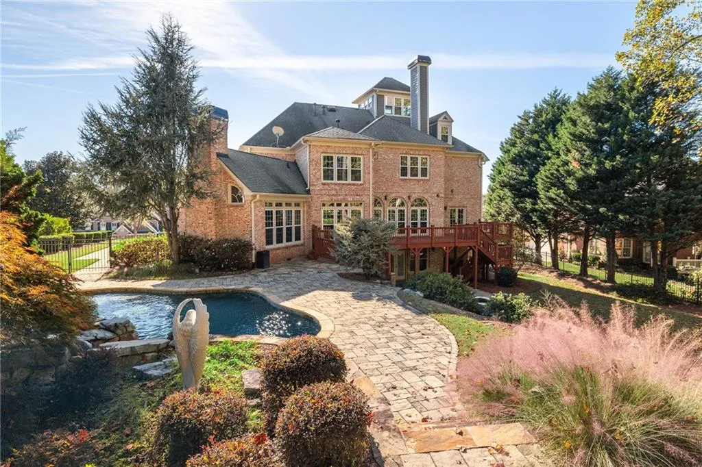 Cumming, Georgia 30041, United States, 7 Bedrooms Bedrooms, ,7 BathroomsBathrooms,Residential,Pending,32910