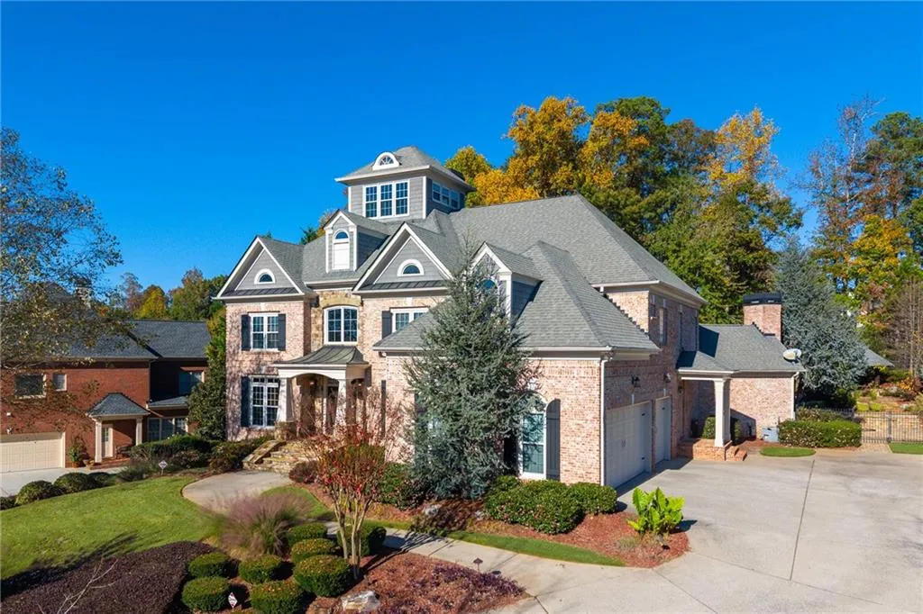 Cumming, Georgia 30041, United States, 7 Bedrooms Bedrooms, ,7 BathroomsBathrooms,Residential,Pending,32910