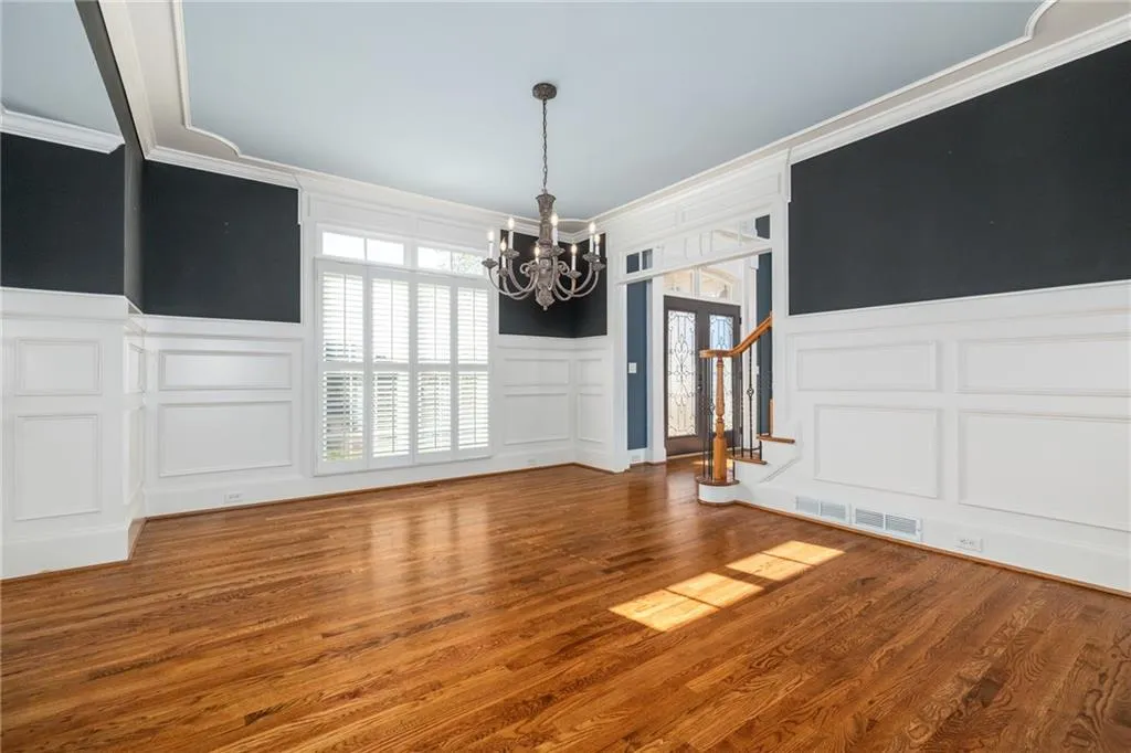 Cumming, Georgia 30041, United States, 7 Bedrooms Bedrooms, ,7 BathroomsBathrooms,Residential,Pending,32910