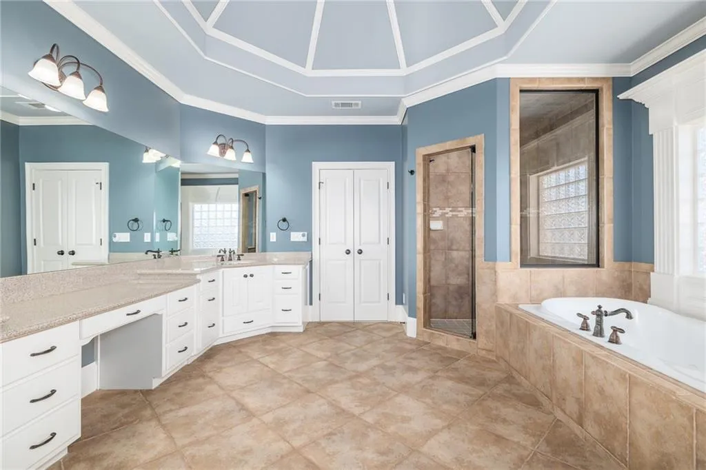 Cumming, Georgia 30041, United States, 7 Bedrooms Bedrooms, ,7 BathroomsBathrooms,Residential,Pending,32910