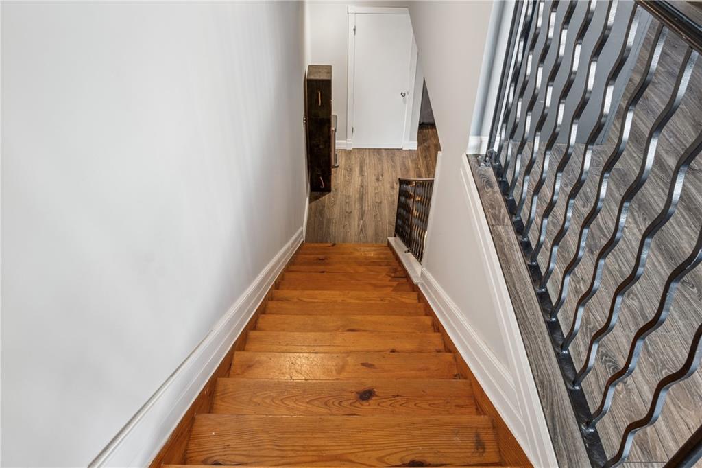 322 Peters Street SW 6