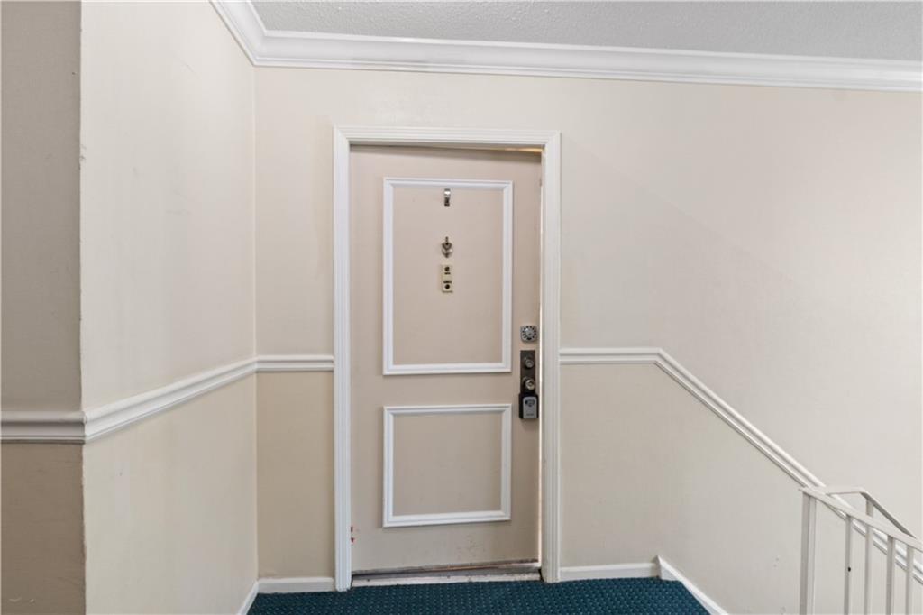 6851 Roswell Road O28