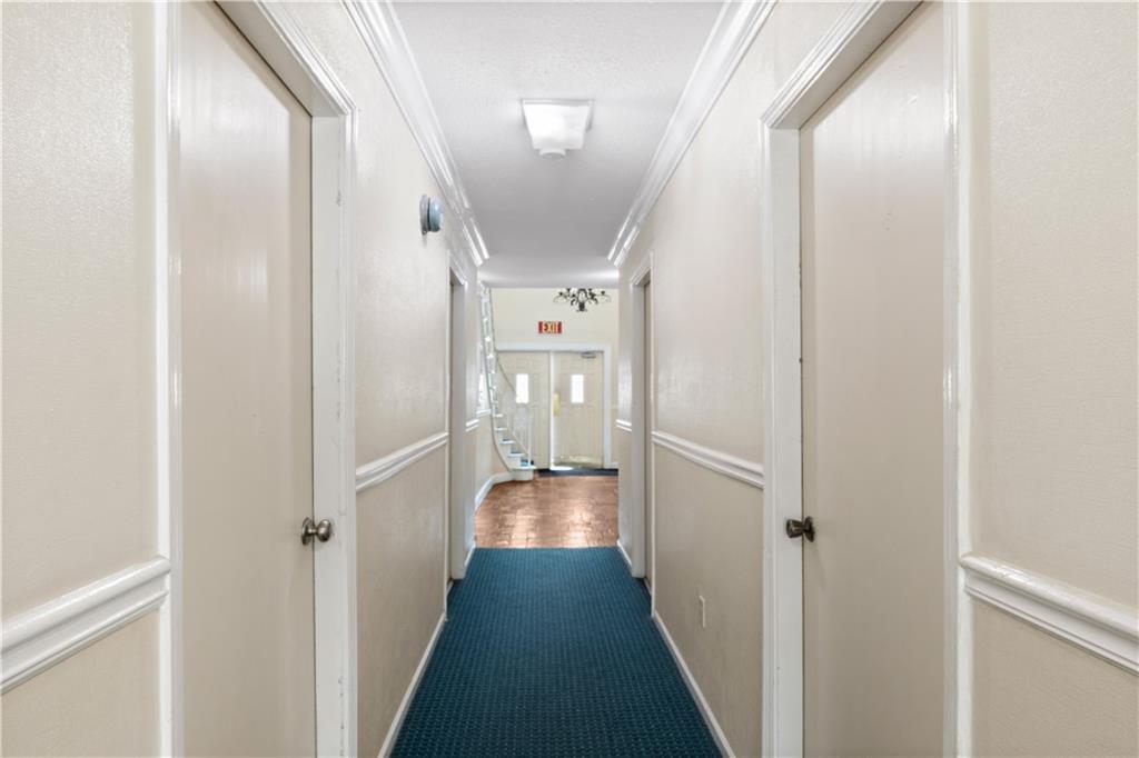 6851 Roswell Road O28