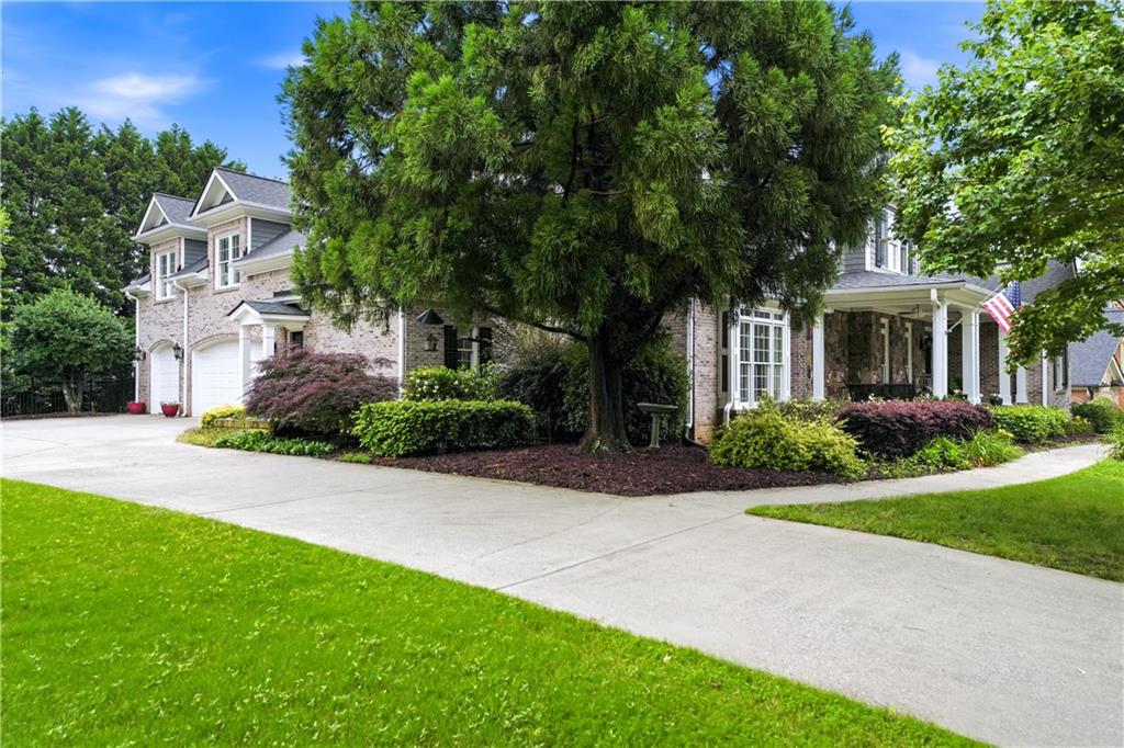 2585 Shumard Oak Drive
