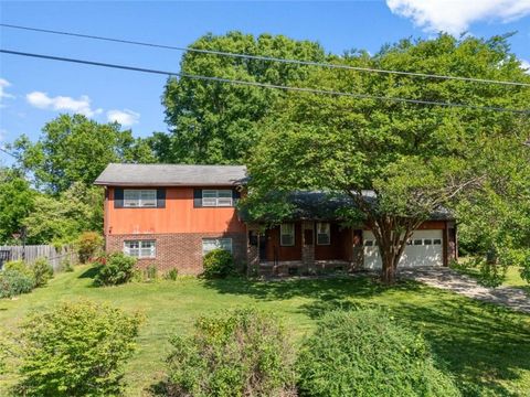 Homes For Sale - 24 Leisure Drive<br/> Rome, GA 30165