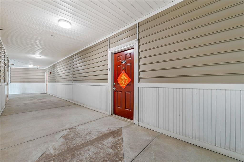 2700 Pine Tree Road NE 1308