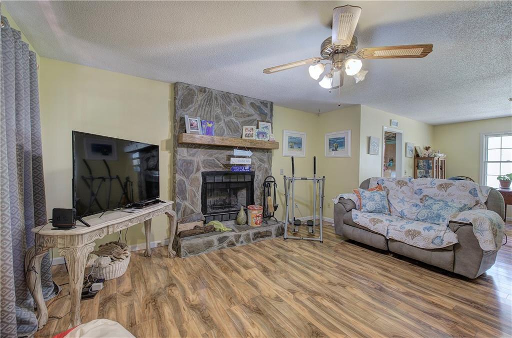 38 E Boxwood Drive, Cartersville, Georgia image 2