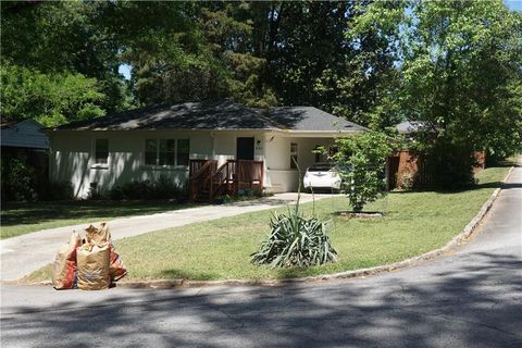 Photo of 2163 Lilac Lane, Decatur, GA 30032 (MLS # 7757569)