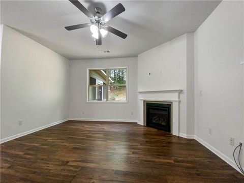 Single Family Residence in Dallas GA 206 Silverwood Drive 15.jpg