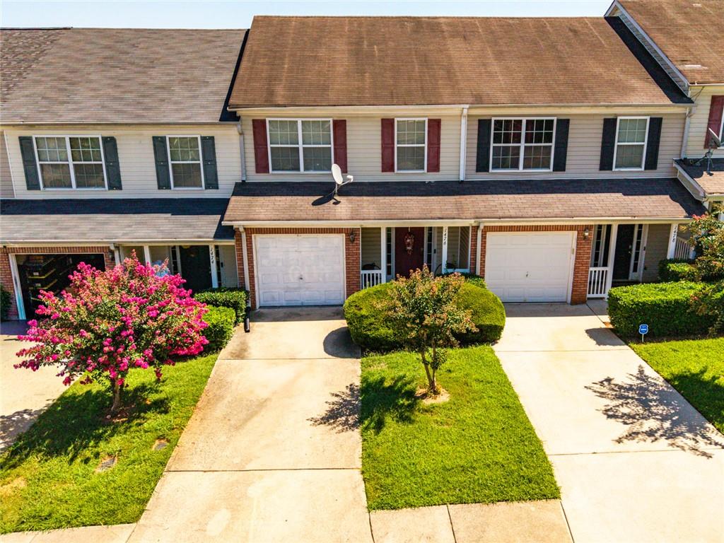 1476 April Lane