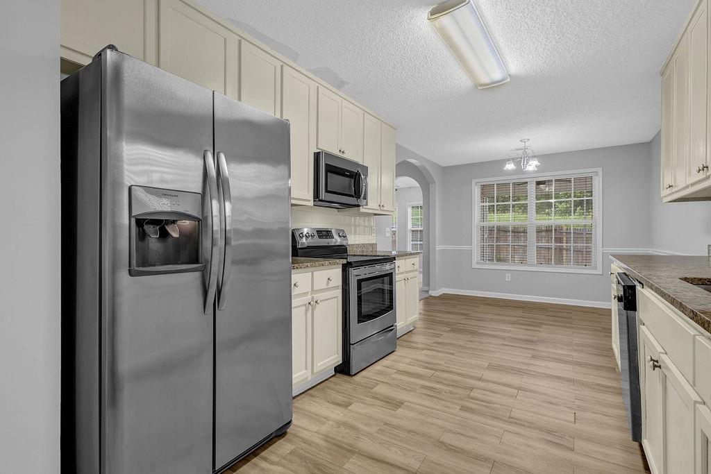 3946 Village Crossing Lane, Ellenwood, Georgia image 39