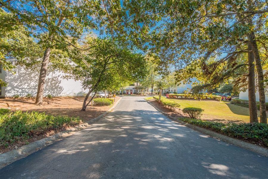 1000 Belmont - Residential Lease