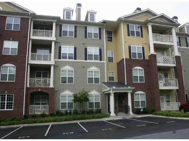 GREAT VALUE, LOTS OF EXTRAS, NEW PAINT & CARPET, SS APPLIANCES, GREAT LOCATION FOR SHOPPING AND RESTAURANTS