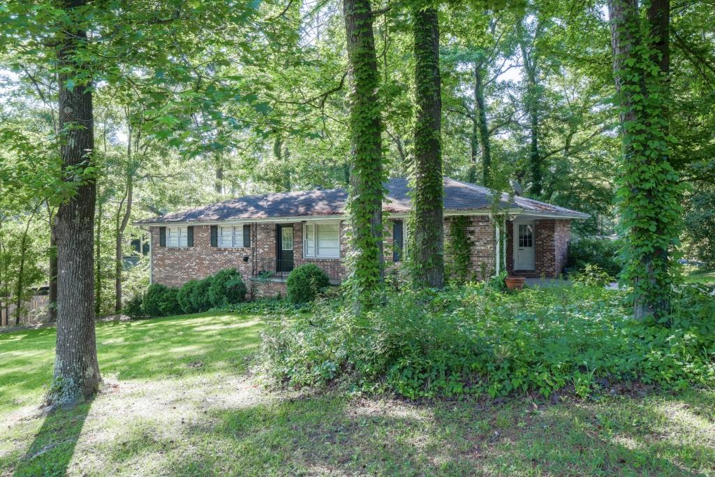 4236 Beaver Ruin Court, Lilburn, Georgia image 4