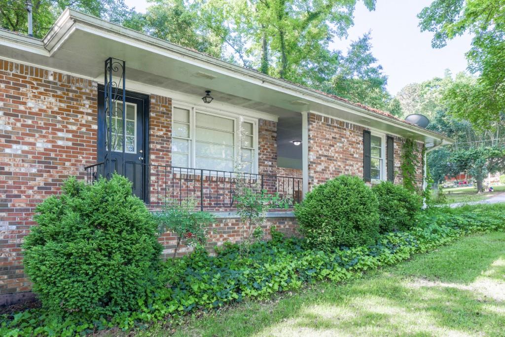 4236 Beaver Ruin Court, Lilburn, Georgia image 3