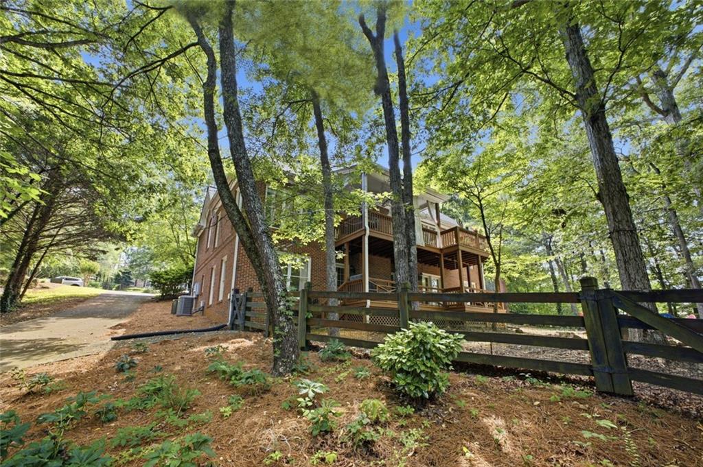 11 Breckenridge Road SE