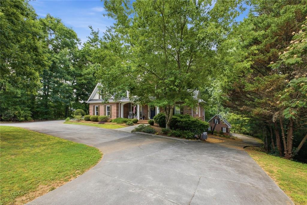 11 Breckenridge Road SE